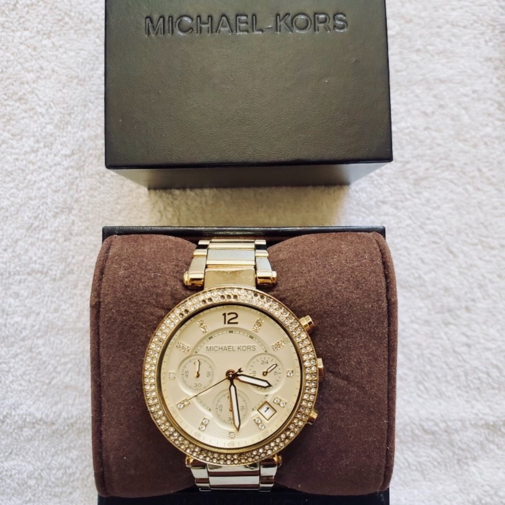 Michael Kors Gold Watch - Picture 5 of 6